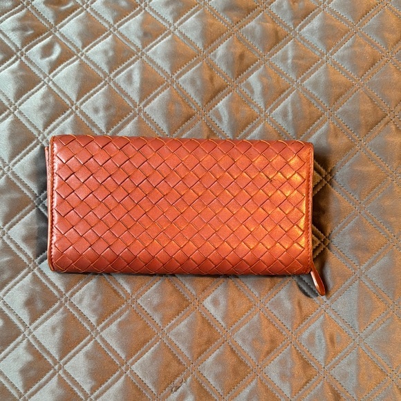 Bottega Veneta Brown Woven Clutch w COA - Picture 3 of 10